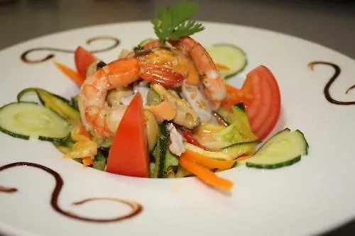 Latitude Ouest Hotel Restaurant & Spa Locronan 3*,