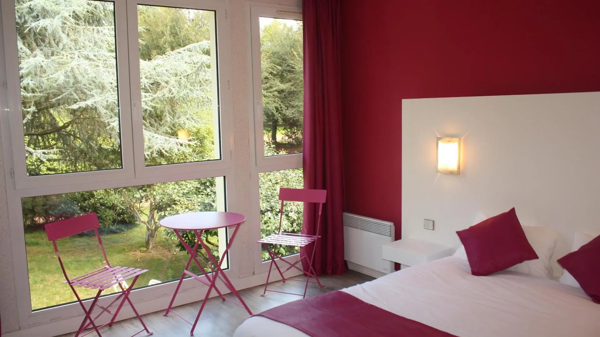 Latitude Ouest Hotel Restaurant & Spa Locronan 3*,